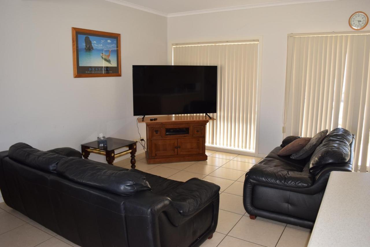 Christies Seahorse Holiday Townhouses Port Noarlunga ภายนอก รูปภาพ