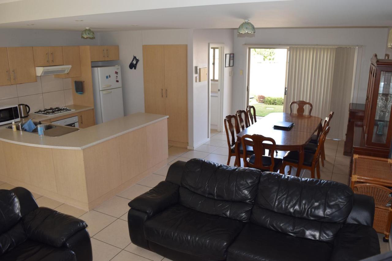 Christies Seahorse Holiday Townhouses Port Noarlunga ภายนอก รูปภาพ