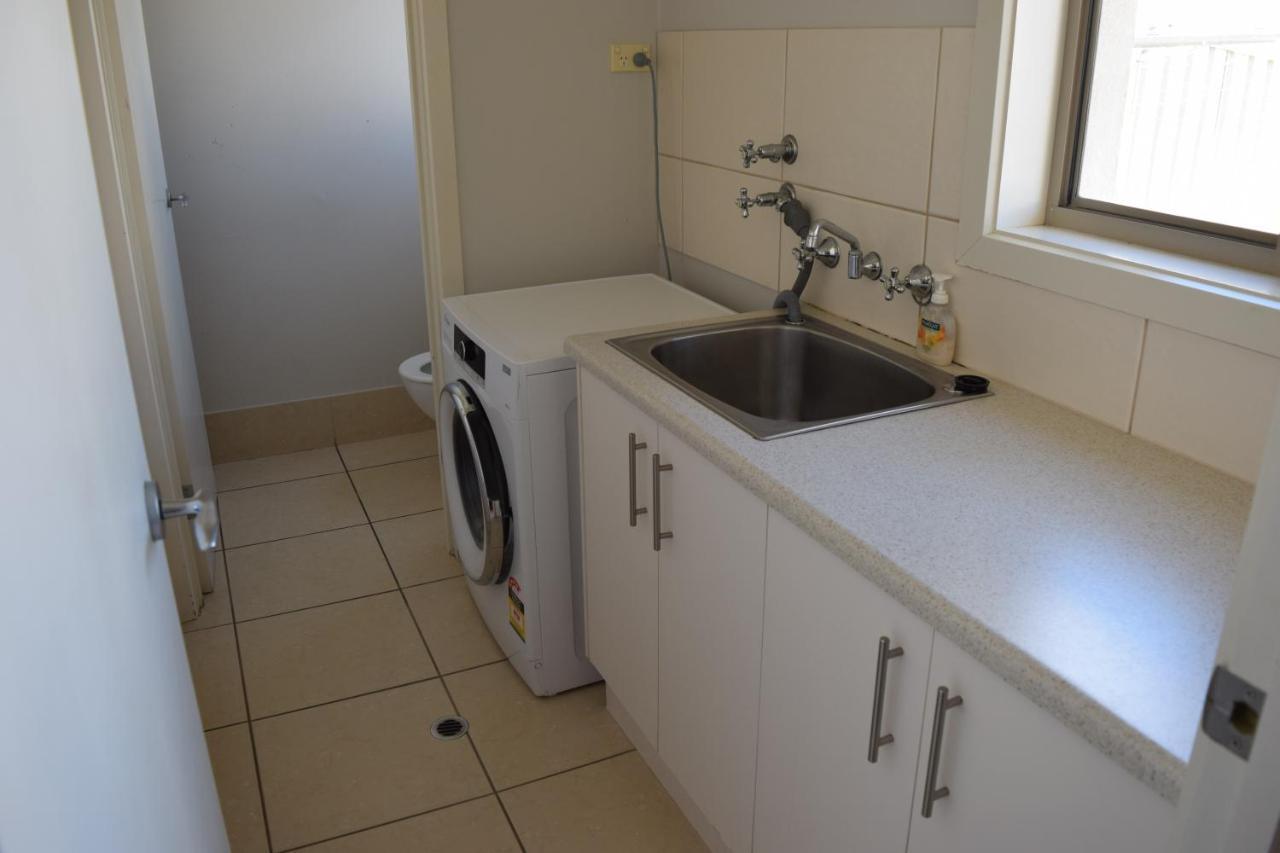 Christies Seahorse Holiday Townhouses Port Noarlunga ภายนอก รูปภาพ